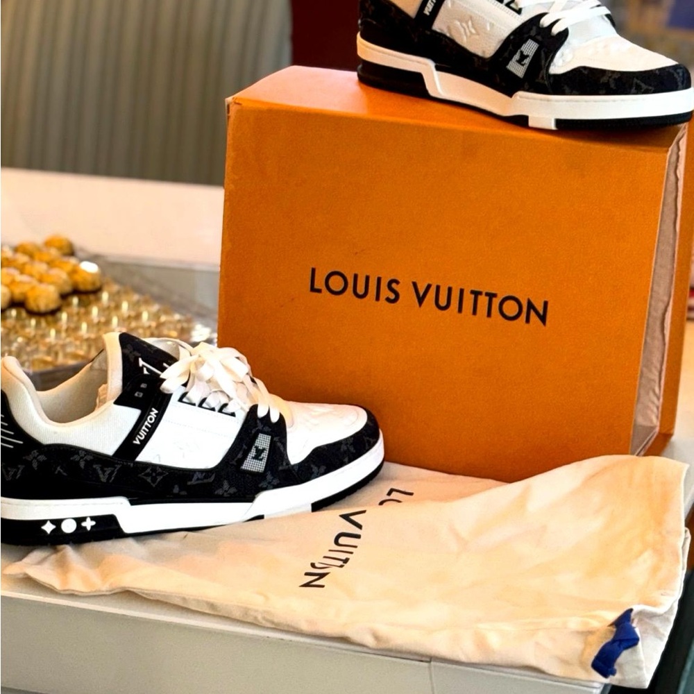 Louis Vuitton Black and White Sporty Sneakers - Picture 3 of 11